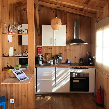 Σαλέ Lisbon Hut - Costa Caparica *