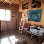 Lisbon Hut - Costa Caparica شاليه كوستا دا كاباريكا
