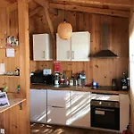 شاليه Lisbon Hut - Costa Caparica كوستا دا كاباريكا