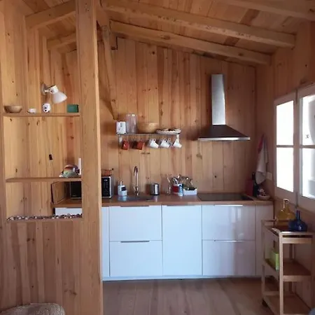 Lisbon Hut - Costa Caparica Alpesi faház *